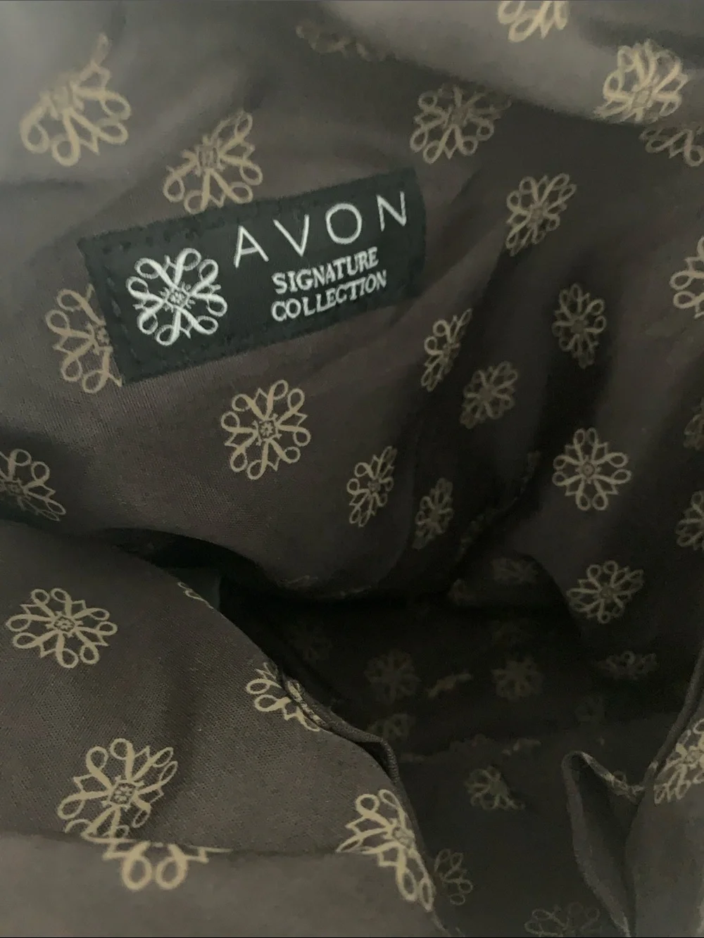 Avon Signature Collection Hobo